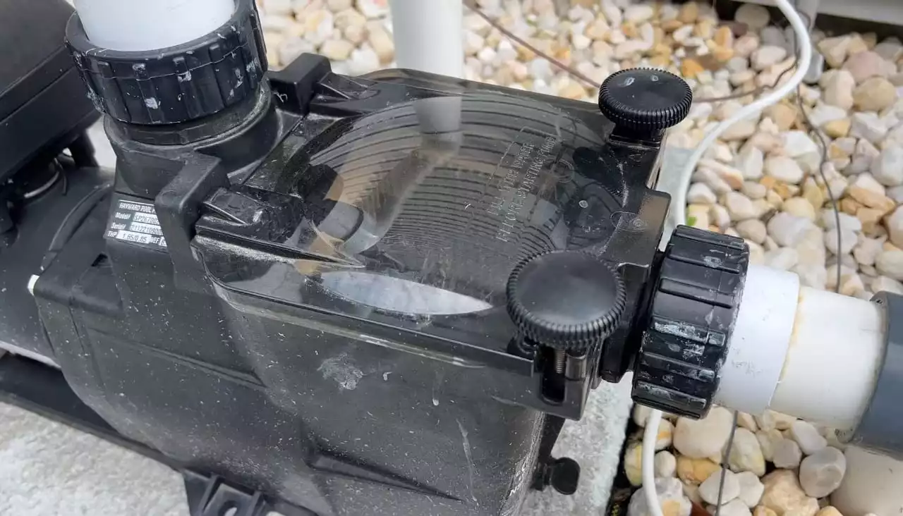 How to open Hayward pool filter